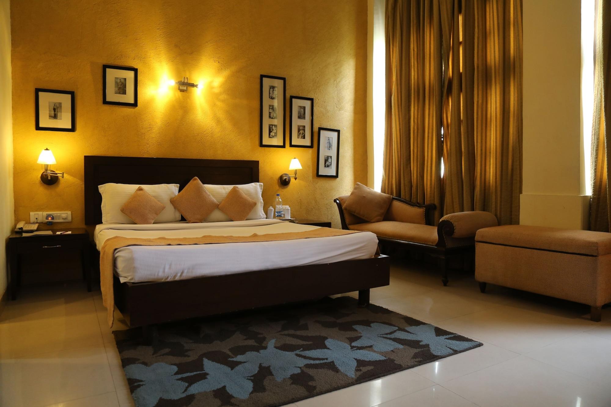 The Corus Hotel New Delhi Exterior photo