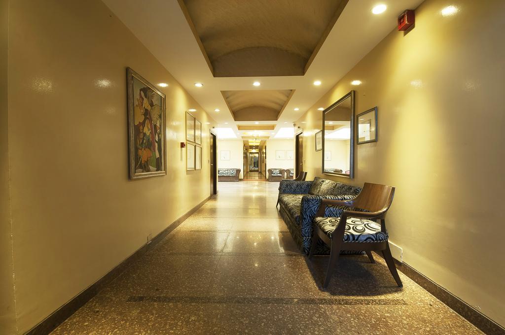 The Corus Hotel New Delhi Exterior photo