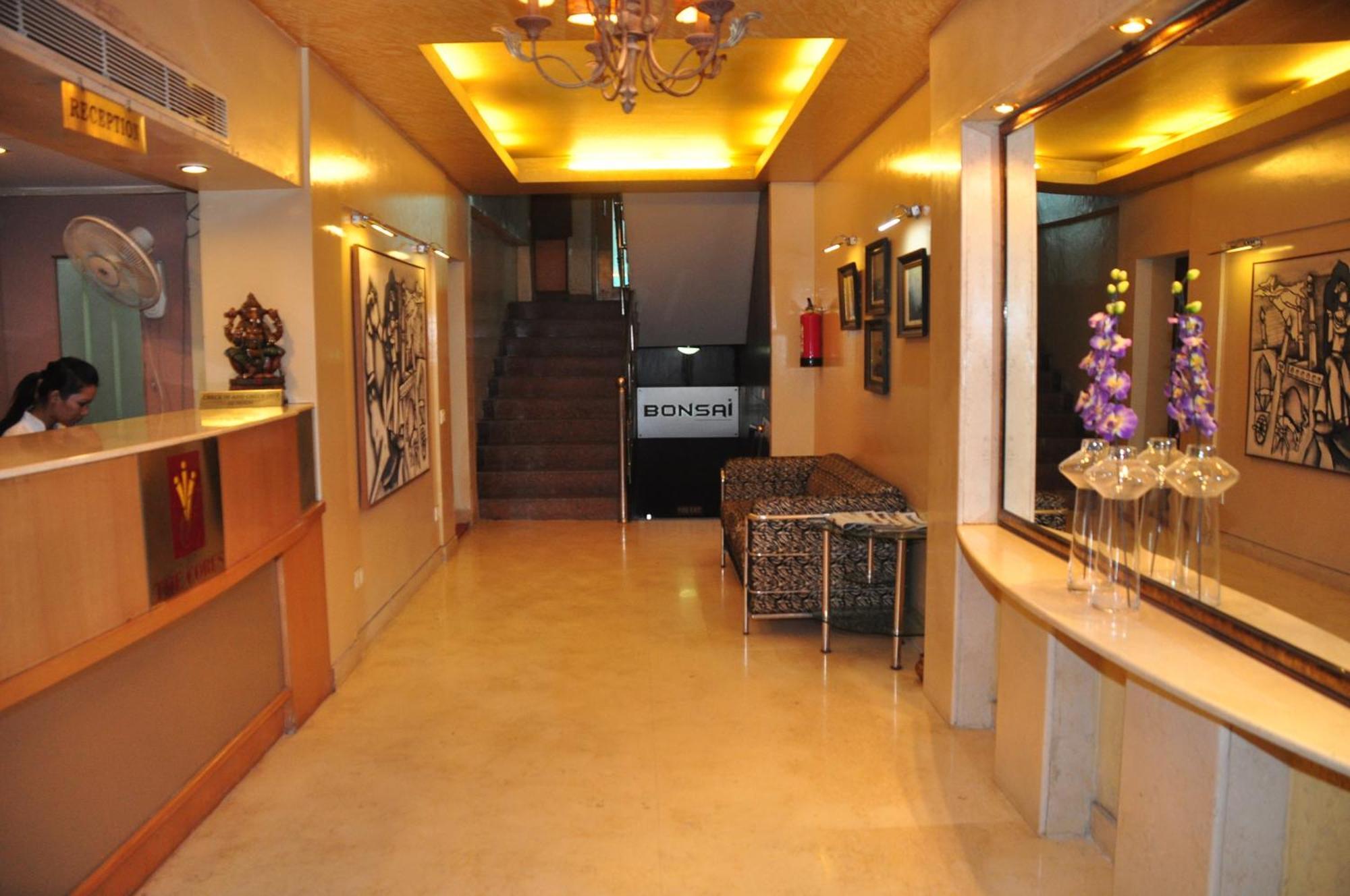 The Corus Hotel New Delhi Exterior photo
