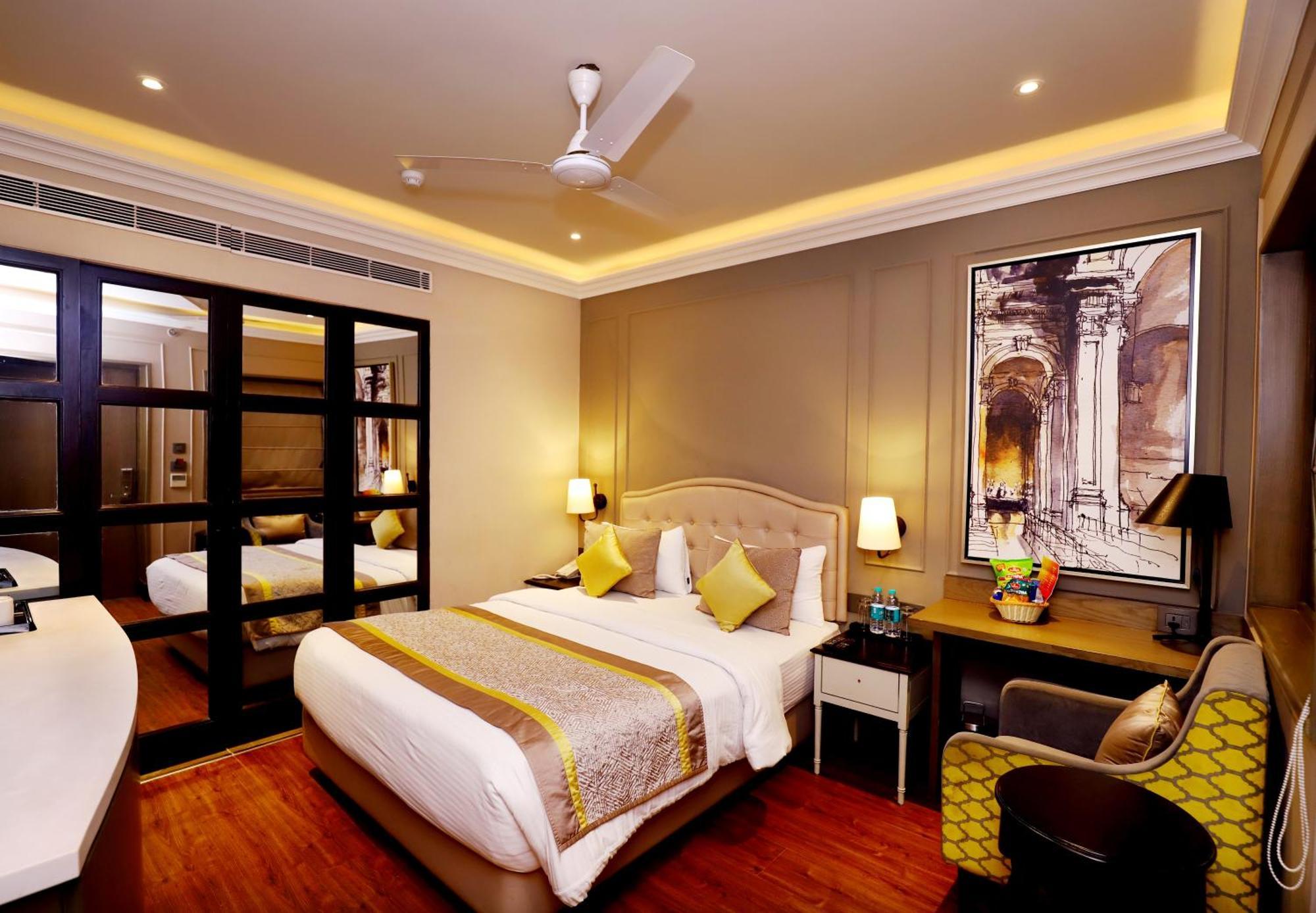 The Corus Hotel New Delhi Exterior photo