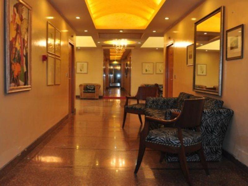 The Corus Hotel New Delhi Exterior photo