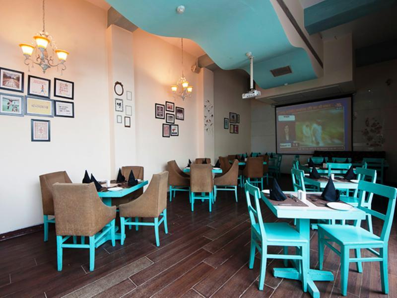 The Corus Hotel New Delhi Exterior photo