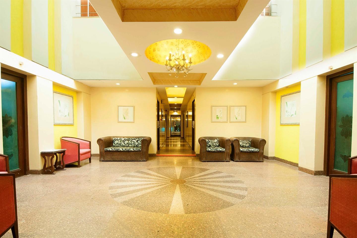 The Corus Hotel New Delhi Exterior photo