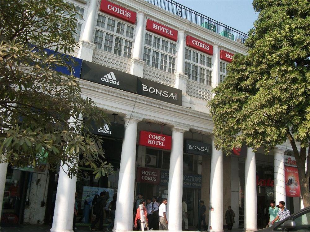 The Corus Hotel New Delhi Exterior photo